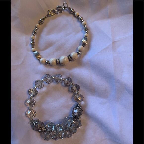Women's Cute Bracelets Bracelet Silver Clear Beads Bundle Size Small Like New - Picture 1 of 1